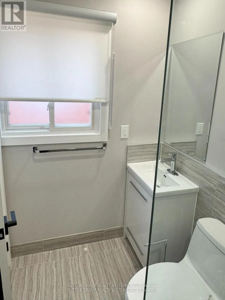 4425 Curia Crescent, #Upper