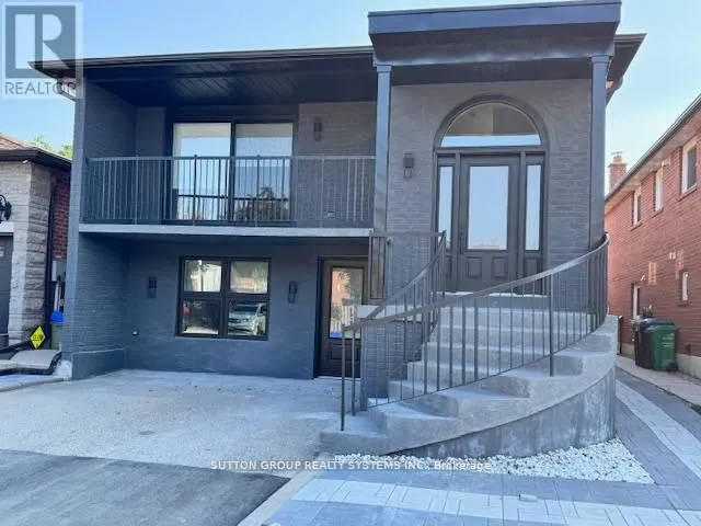 4425 Curia Crescent, #Upper
