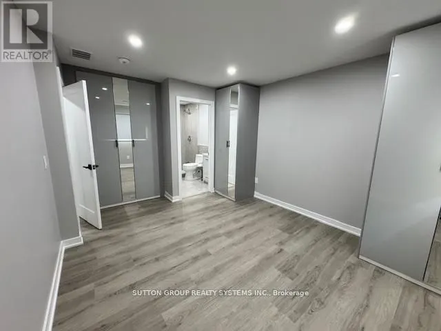 4425 Curia Crescent, #Upper