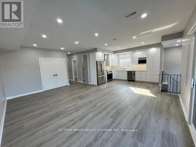 4425 Curia Crescent, #Upper