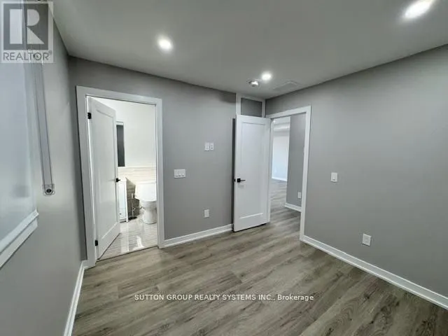4425 Curia Crescent, #Upper