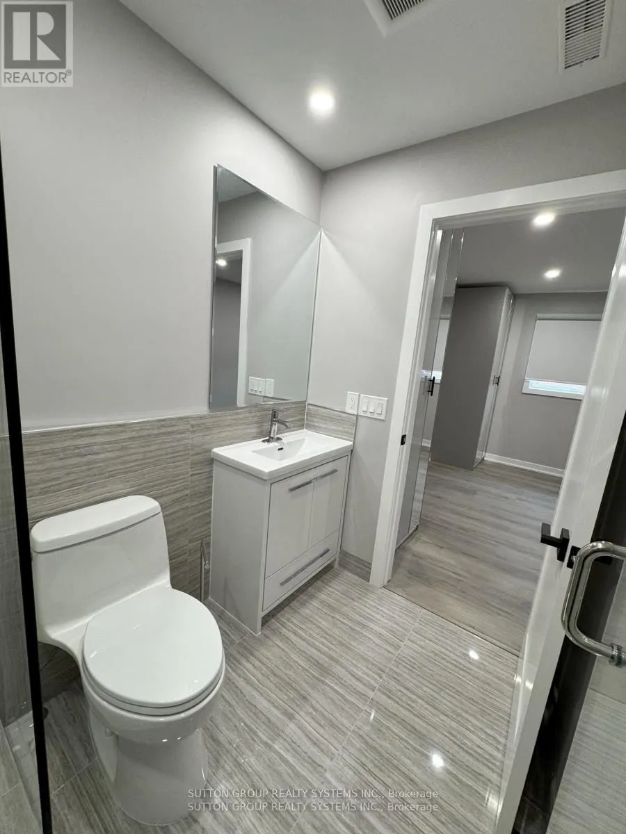 4425 Curia Crescent, #Upper