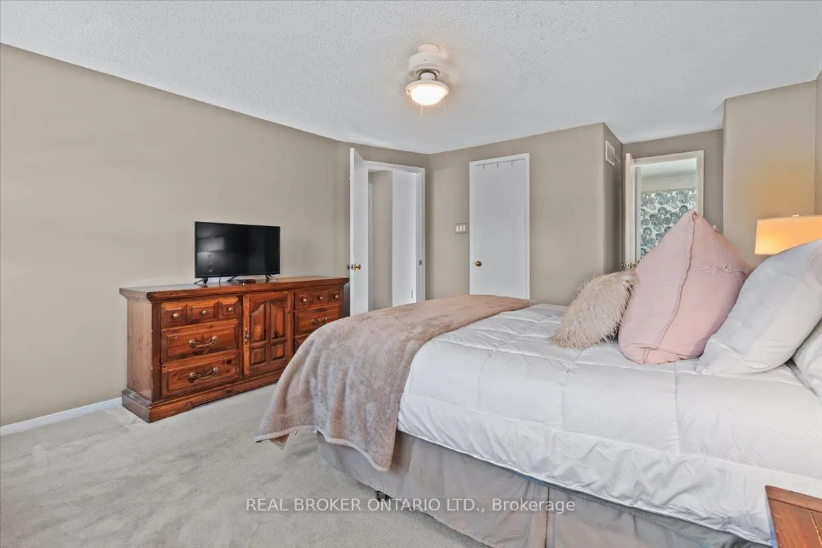 2257 Silverbirch Court