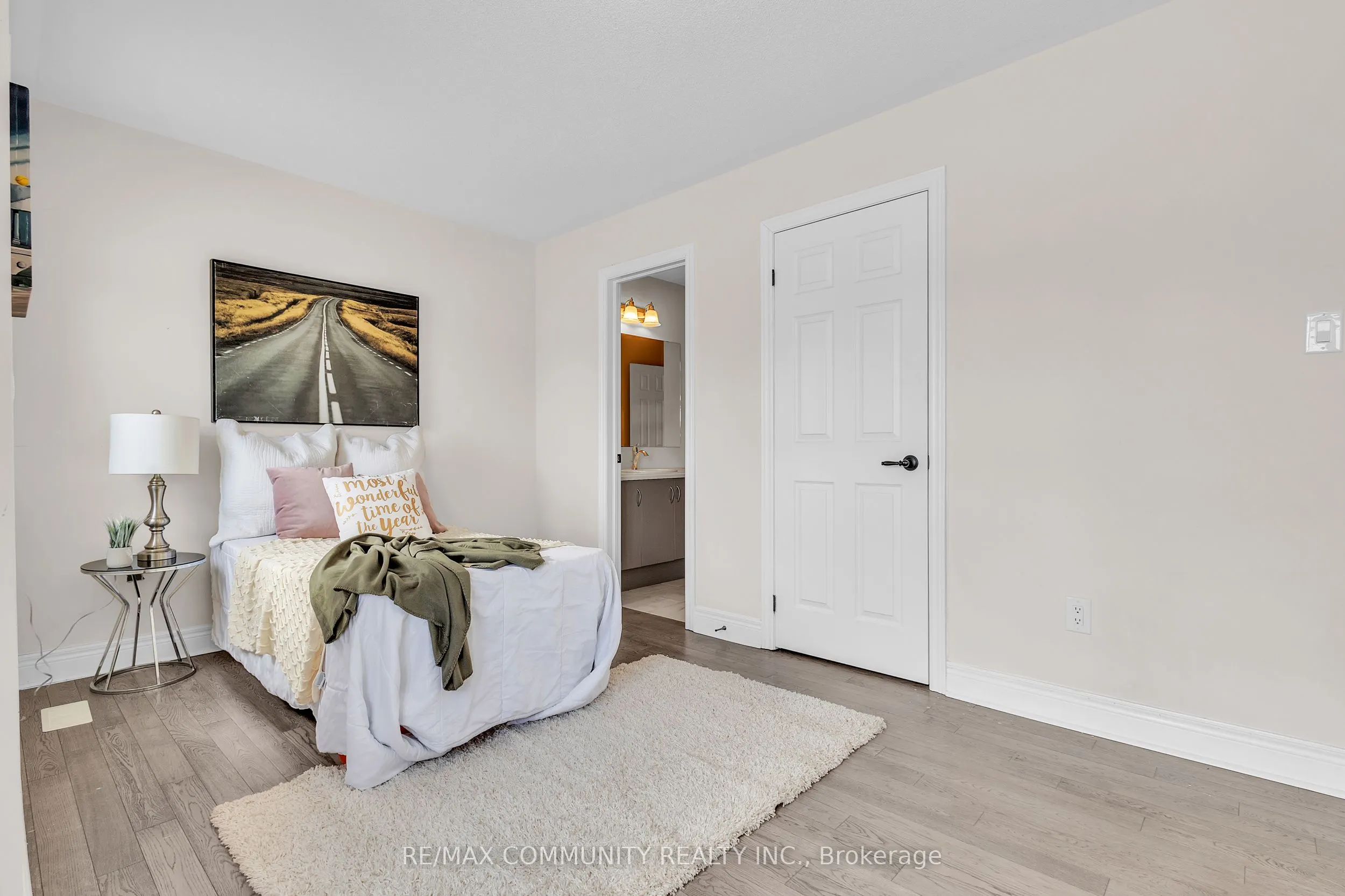 18 Walworth Street S