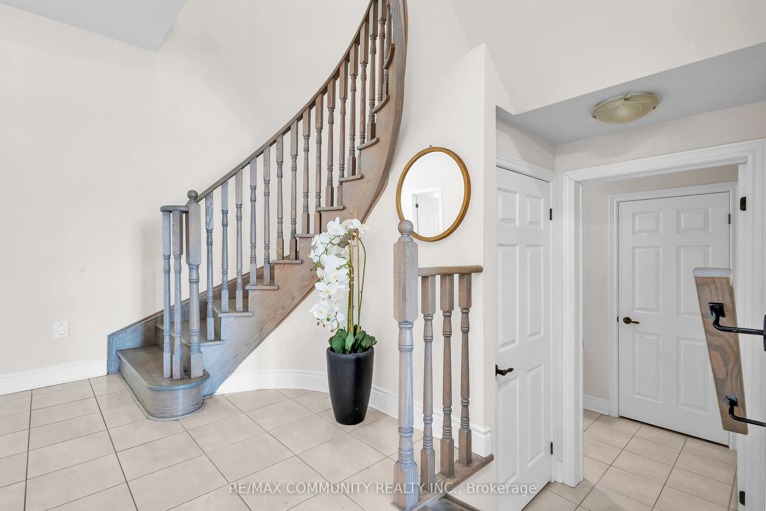 18 Walworth Street S