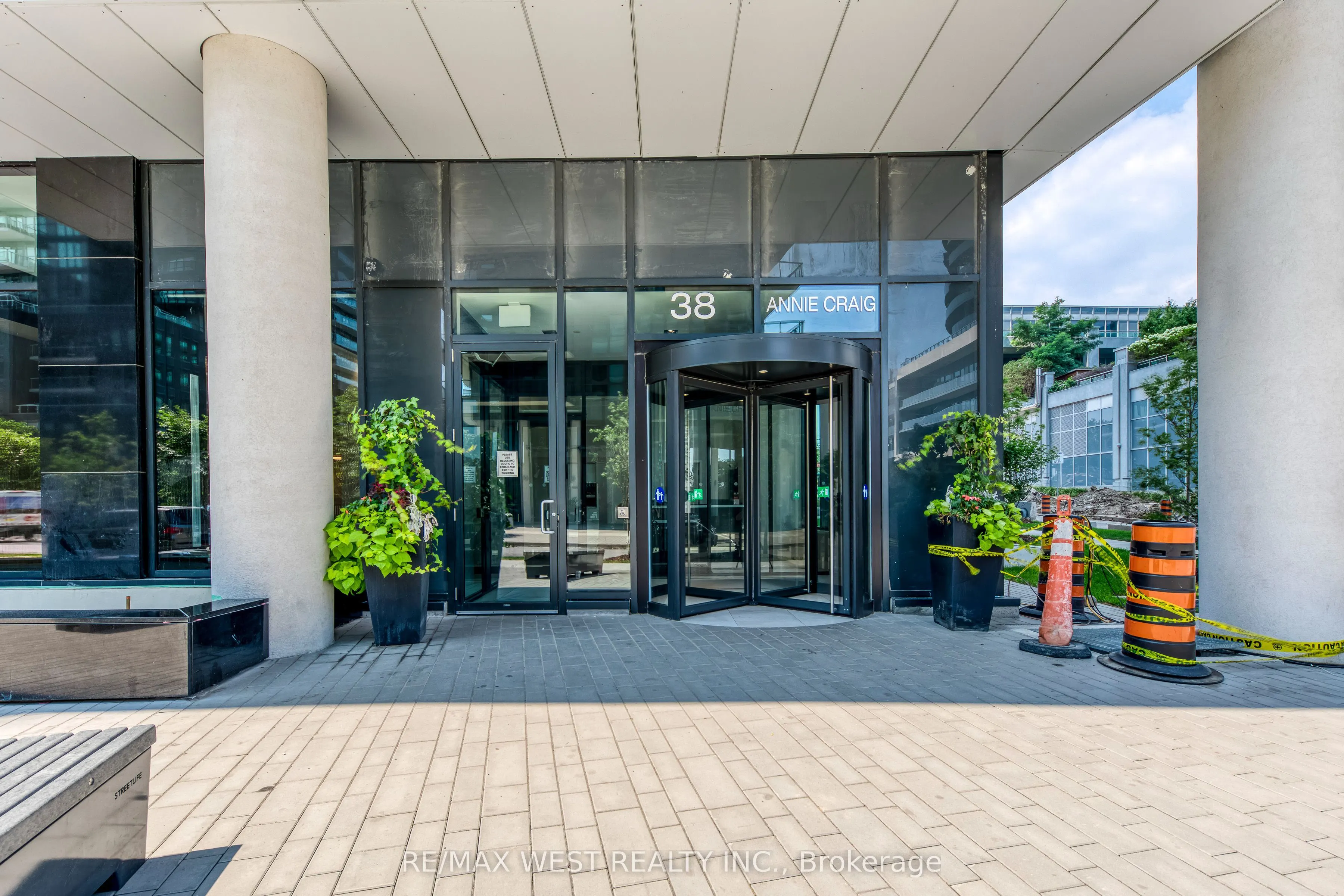 38 Annie Craig Drive, #2203