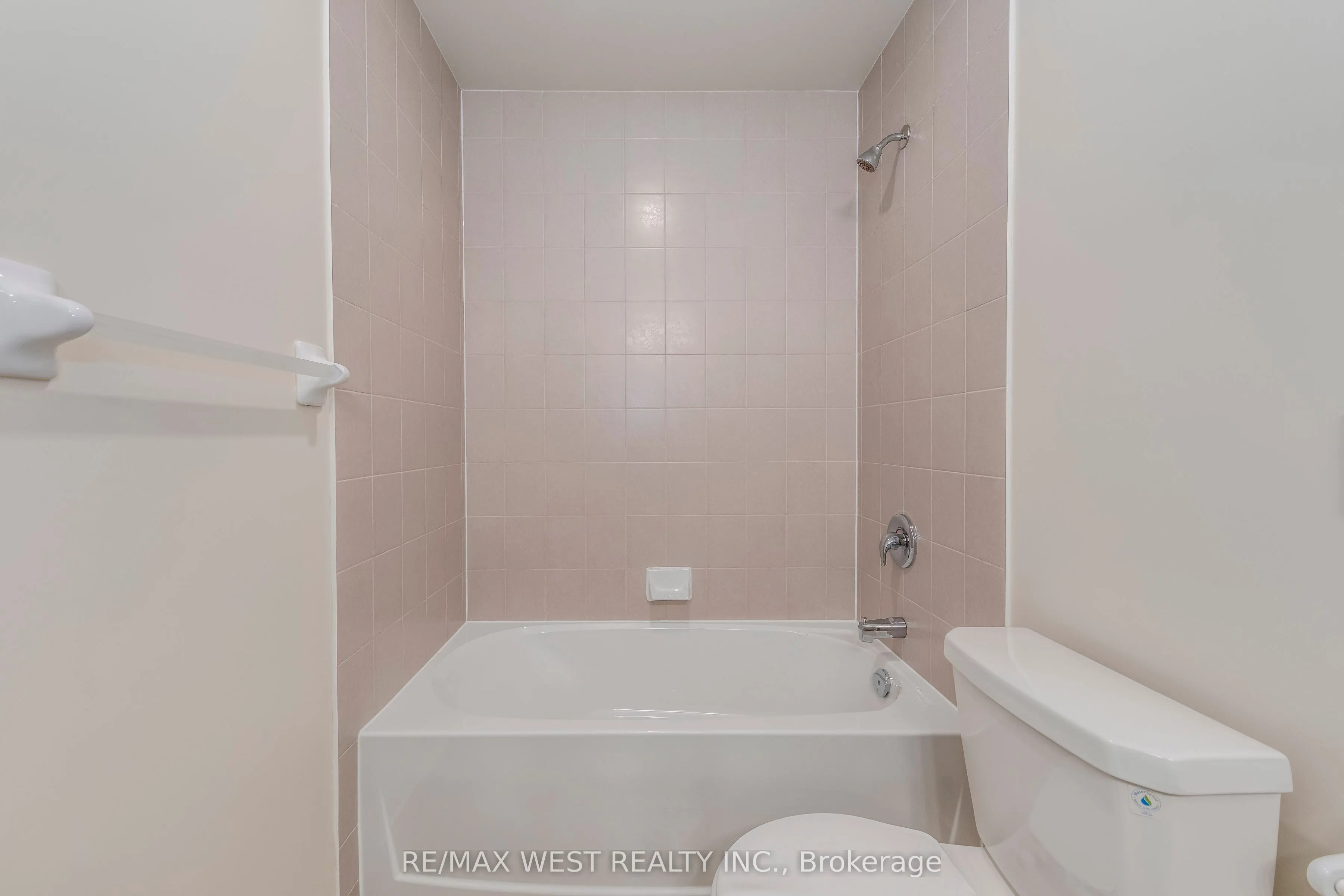 38 Annie Craig Drive, #2203