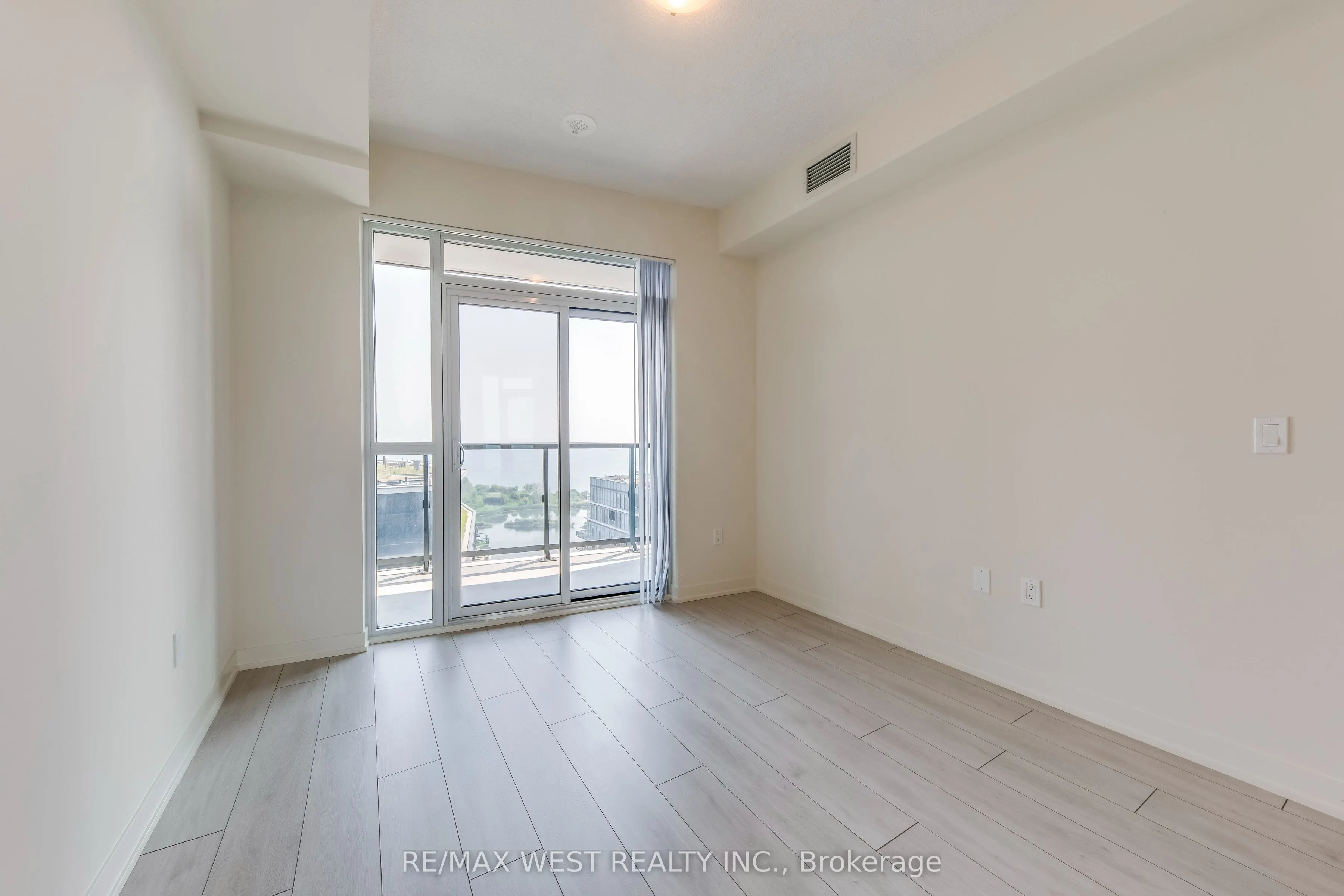 38 Annie Craig Drive, #2203