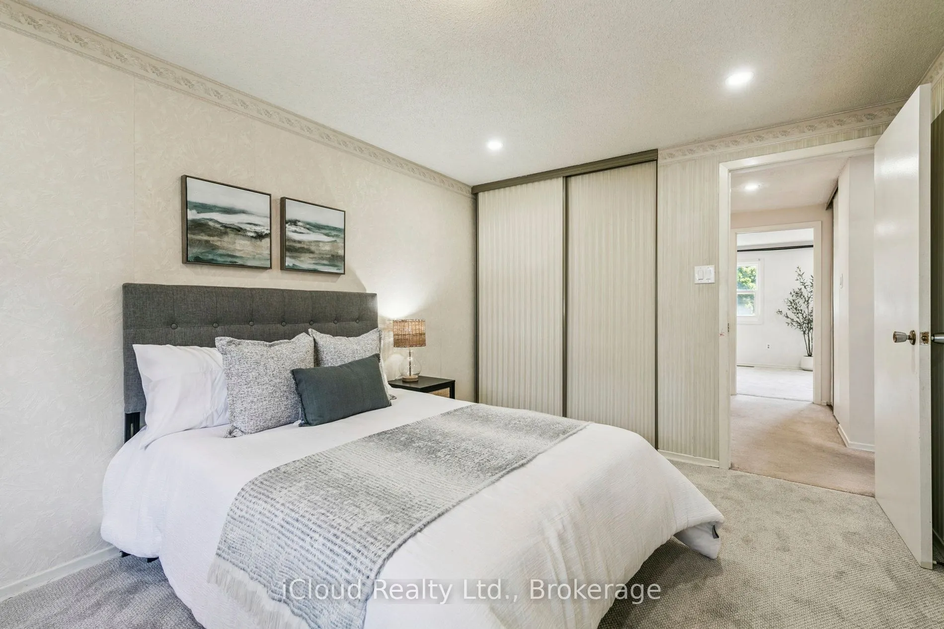 3455 Caplan Crescent, #3