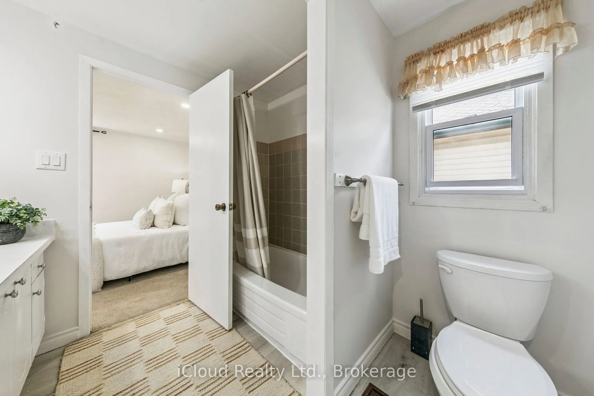 3455 Caplan Crescent, #3
