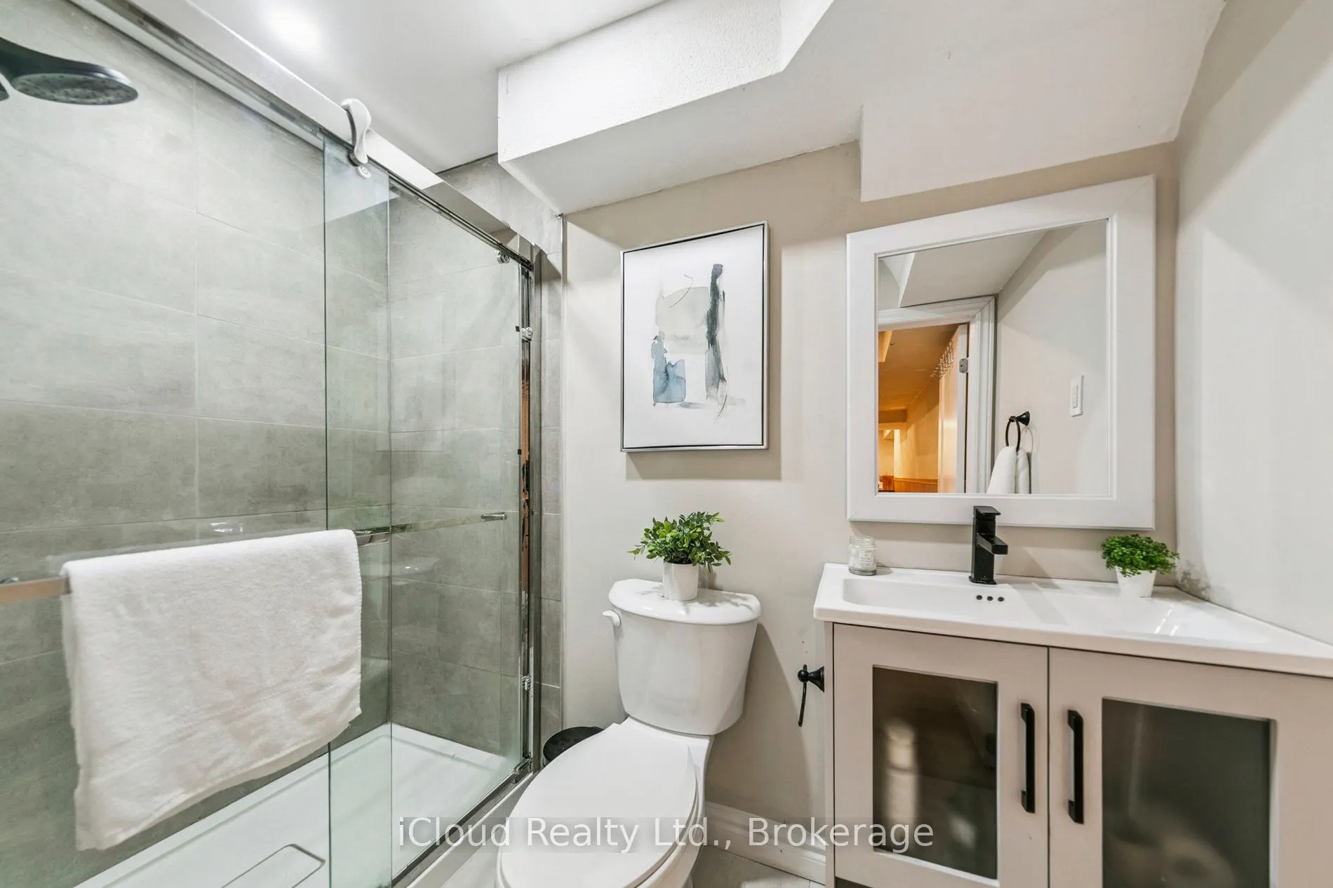 3455 Caplan Crescent, #3