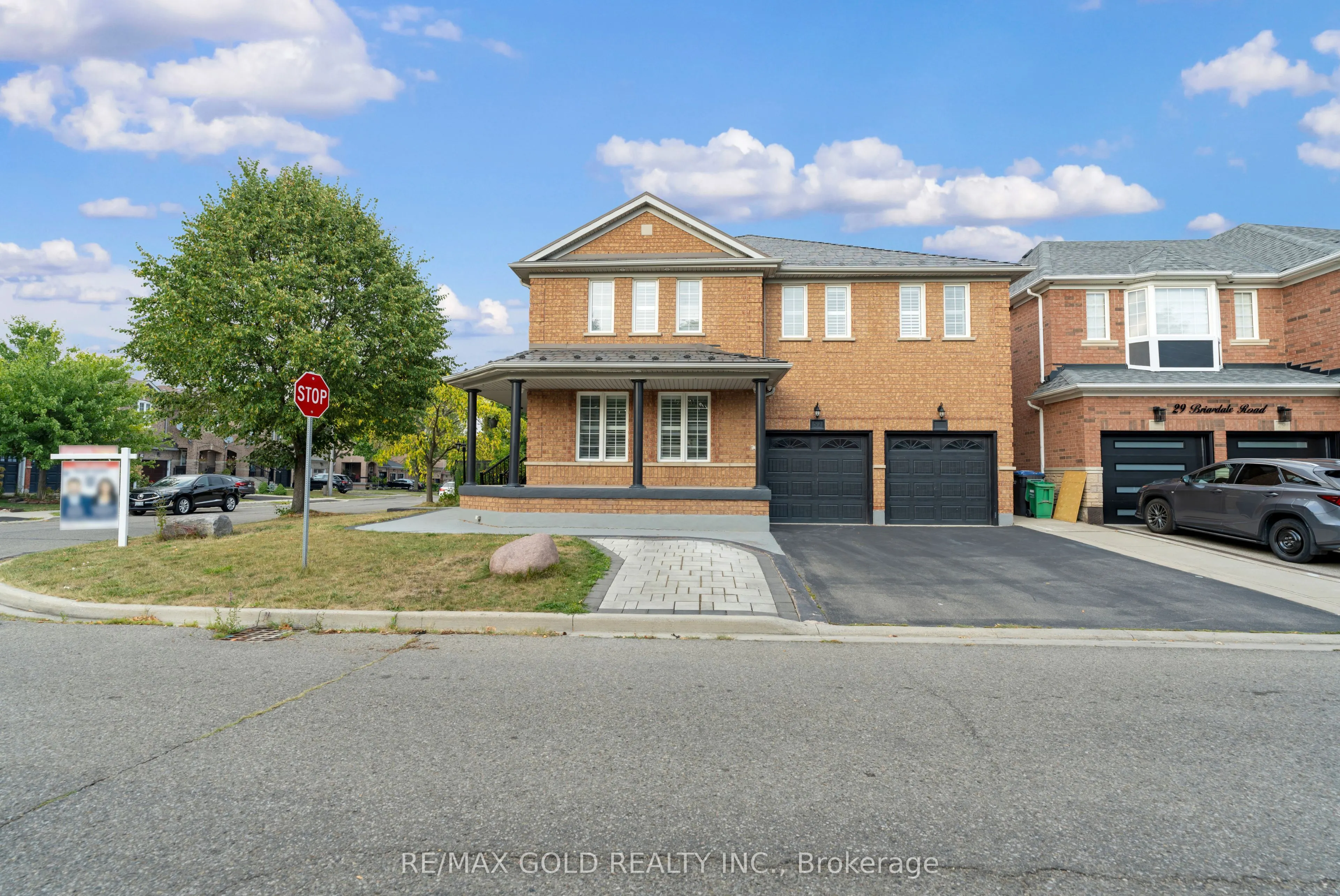 52 LINDERWOOD Drive N