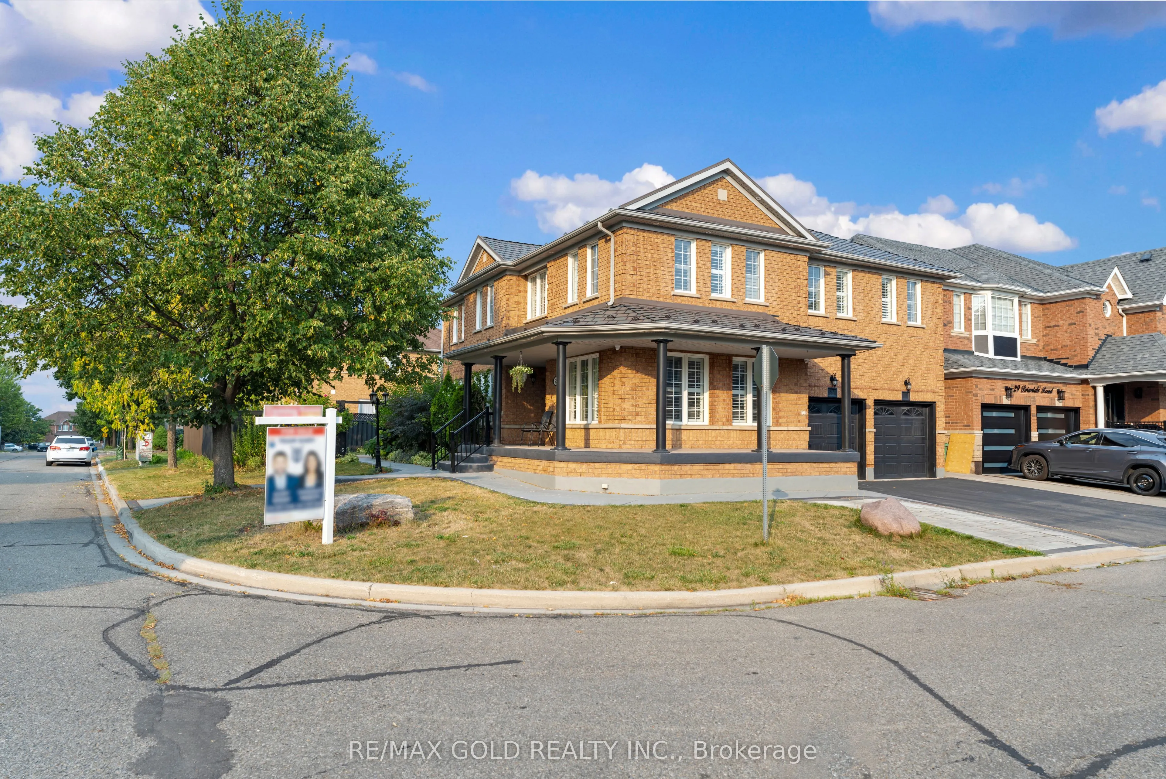 52 LINDERWOOD Drive N