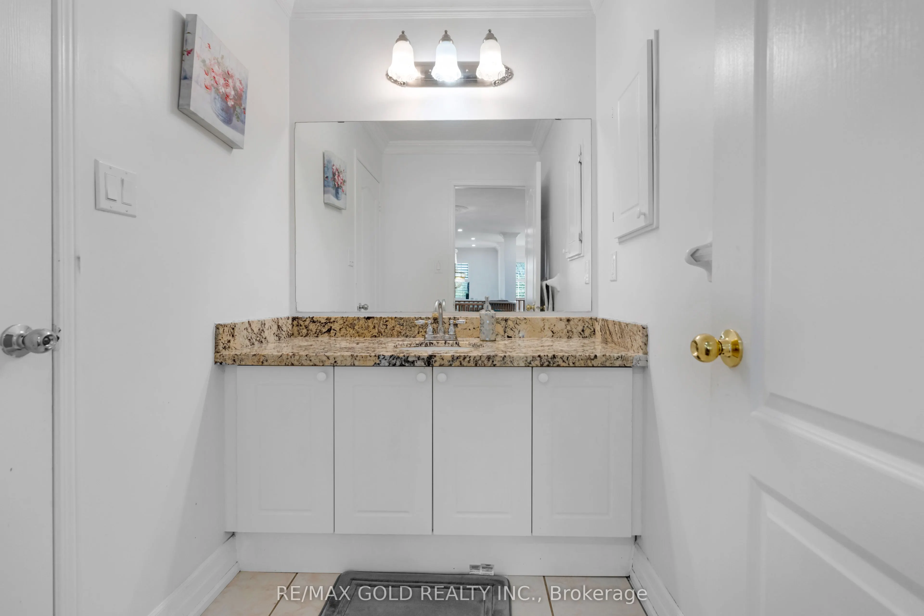 52 LINDERWOOD Drive N