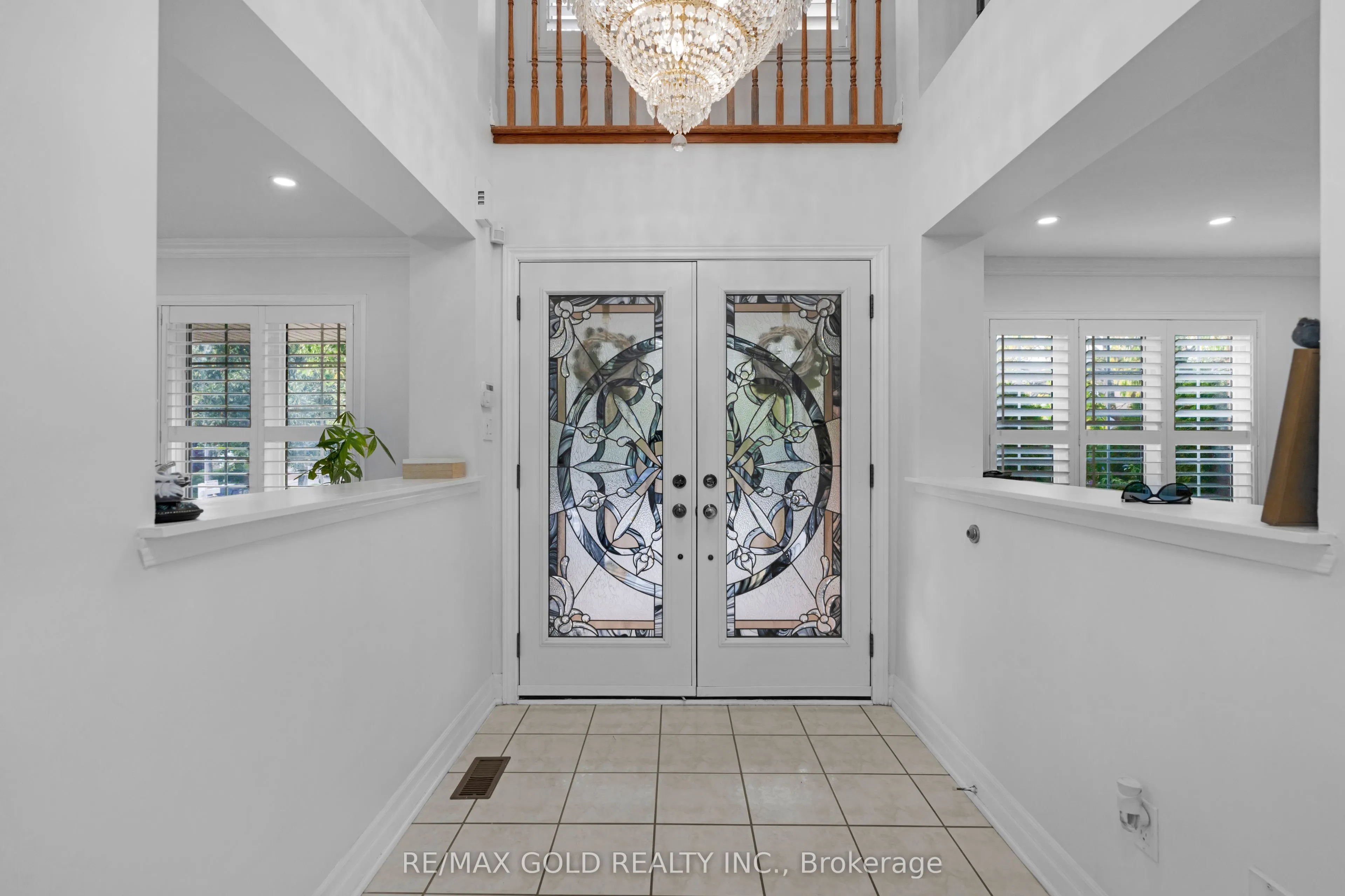 52 LINDERWOOD Drive N