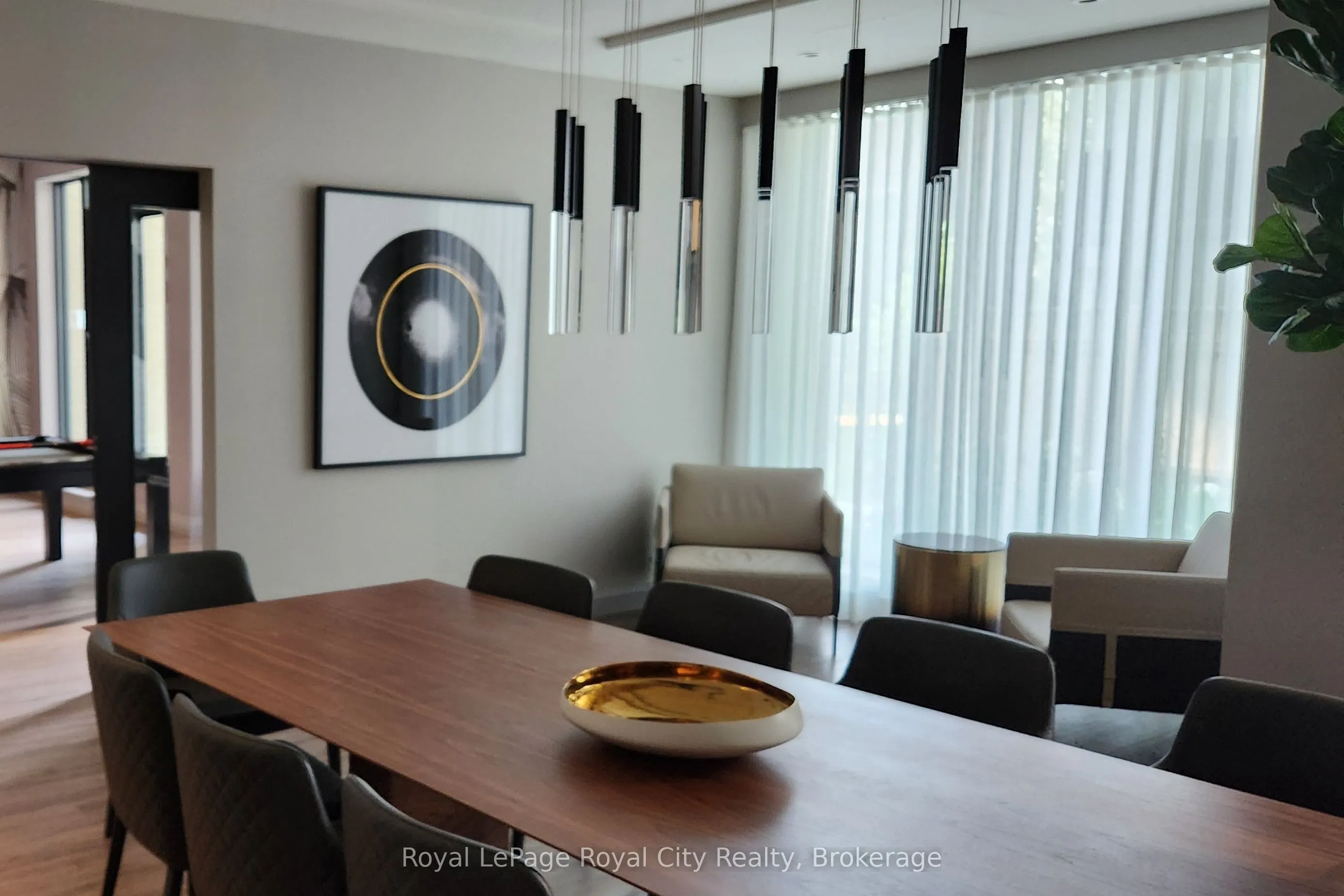 293 The Kingsway, #220