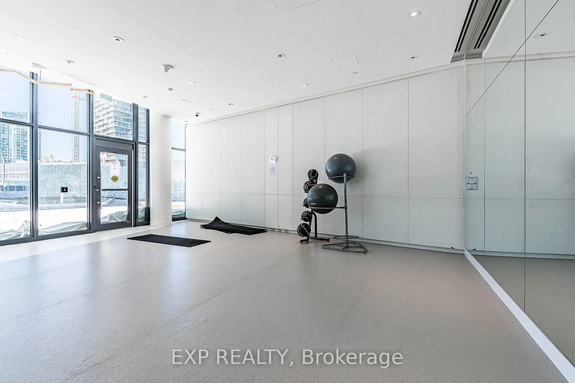 3883 Quartz Road, #307
