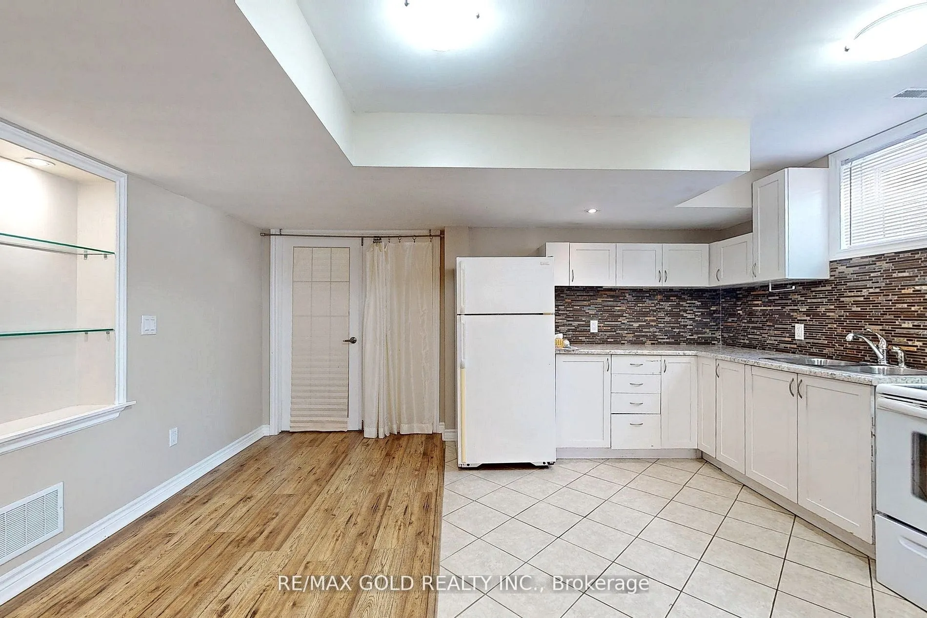 301 Peregrine Way, #(Basement)