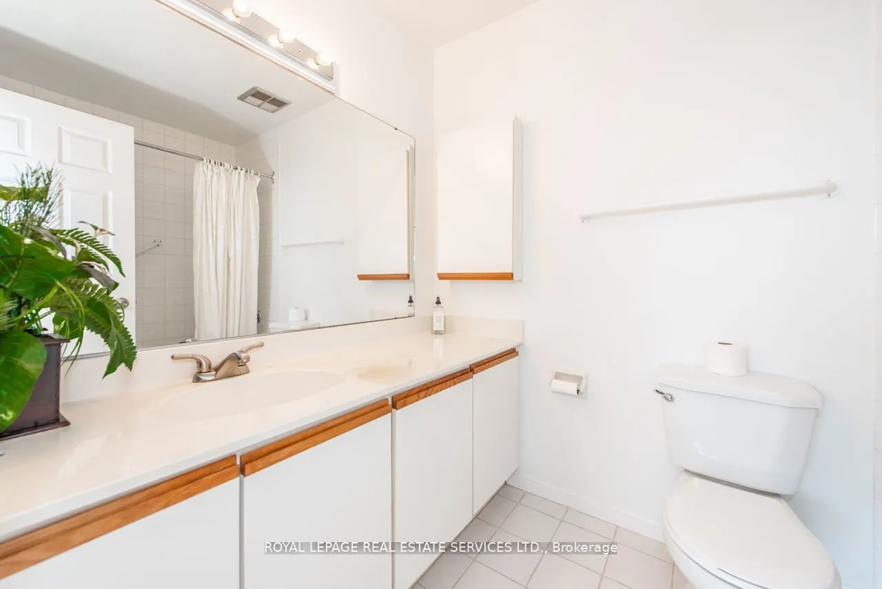 95 La Rose Avenue, #1404