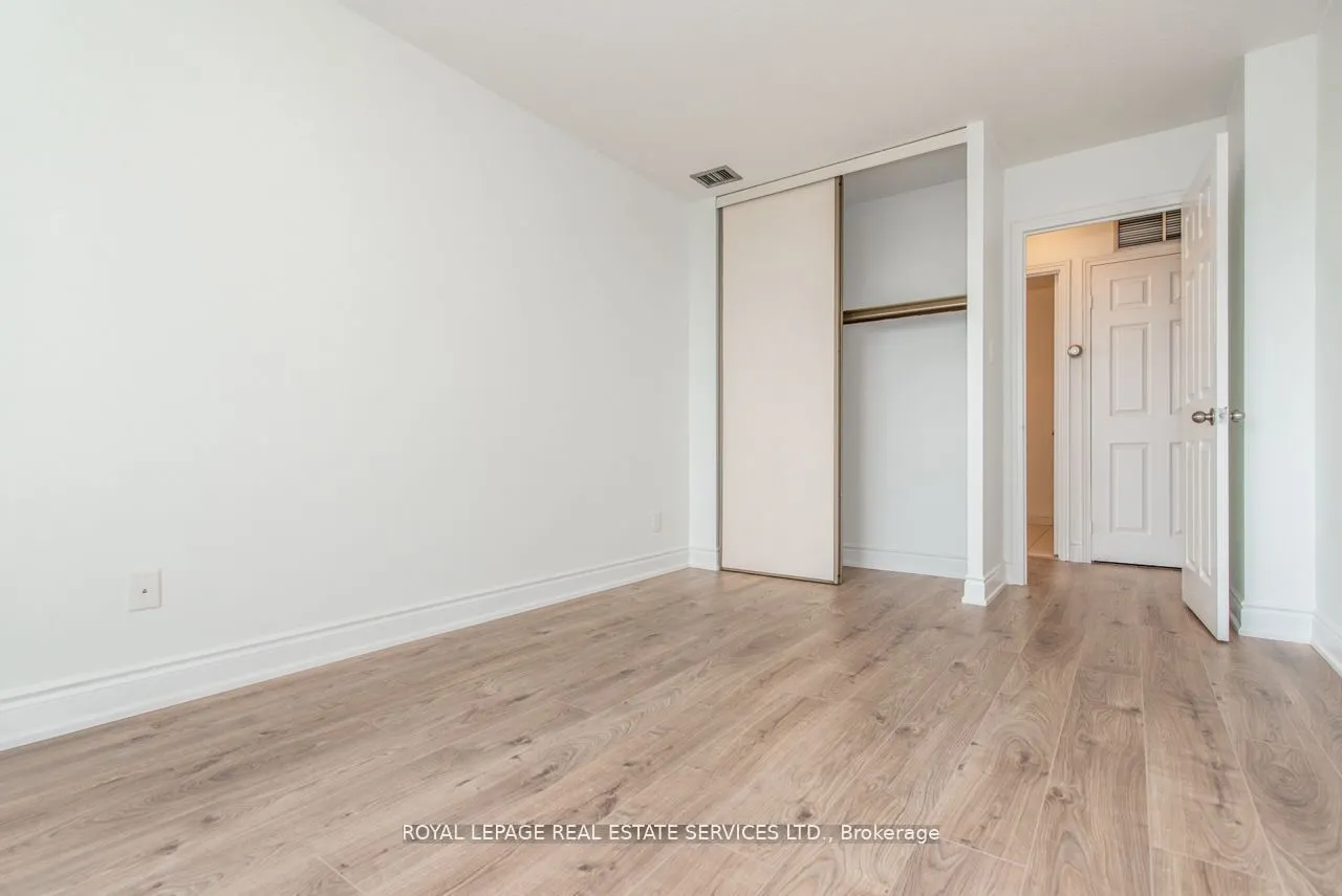 95 La Rose Avenue, #1404