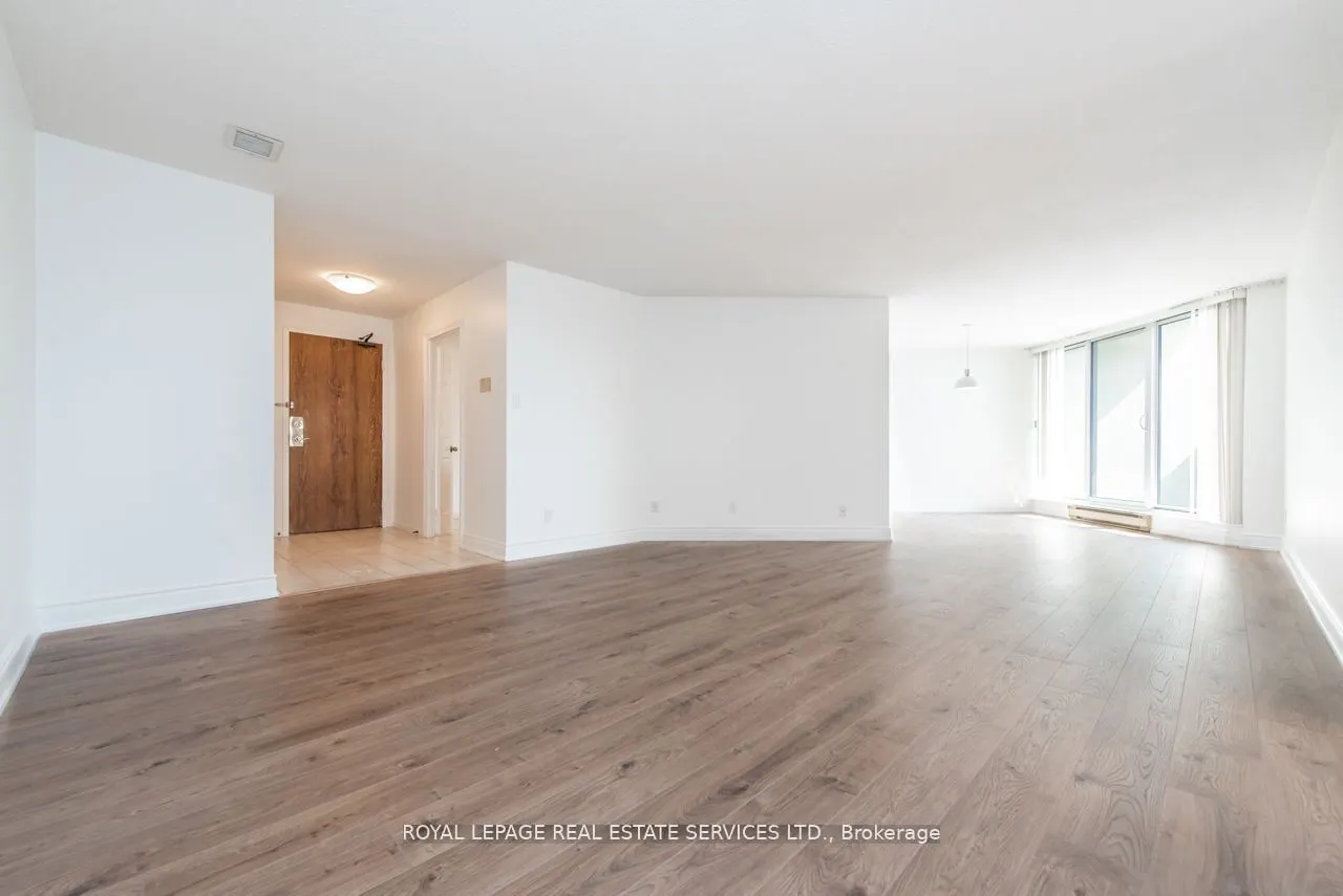 95 La Rose Avenue, #1404