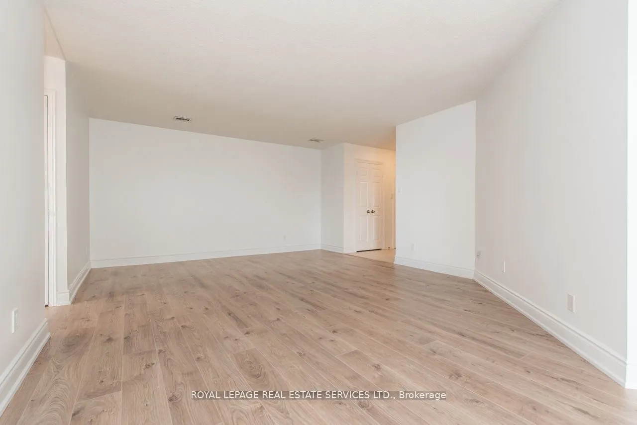 95 La Rose Avenue, #1404