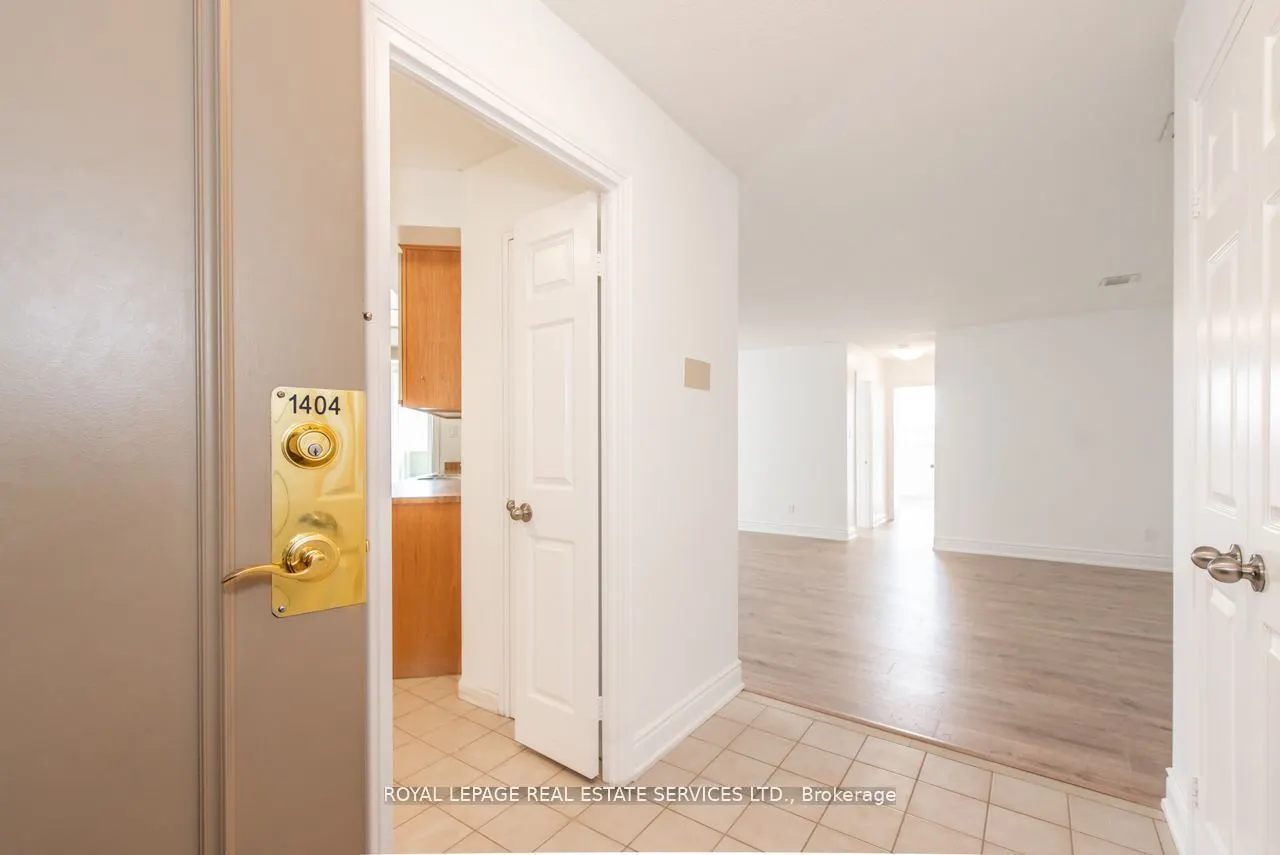 95 La Rose Avenue, #1404