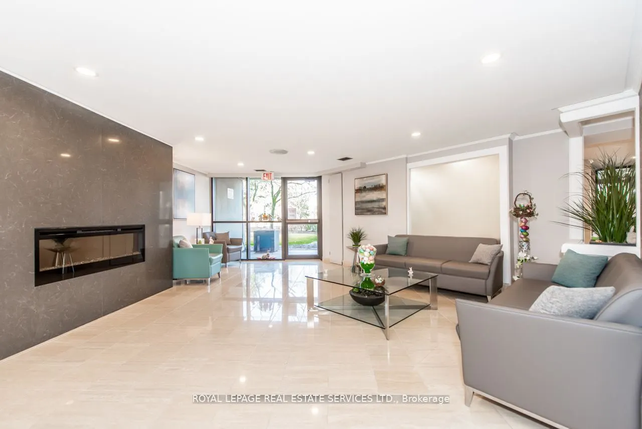 95 La Rose Avenue, #1404