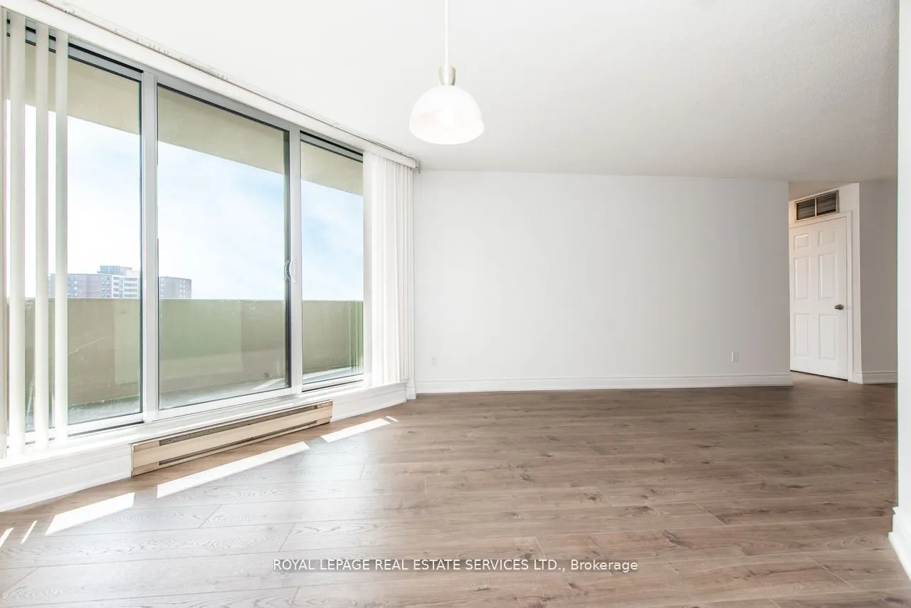 95 La Rose Avenue, #1404
