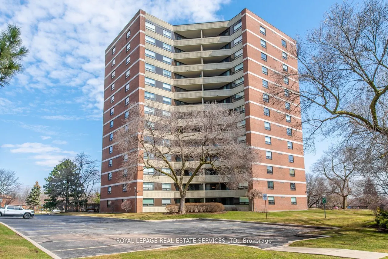 95 La Rose Avenue, #1404