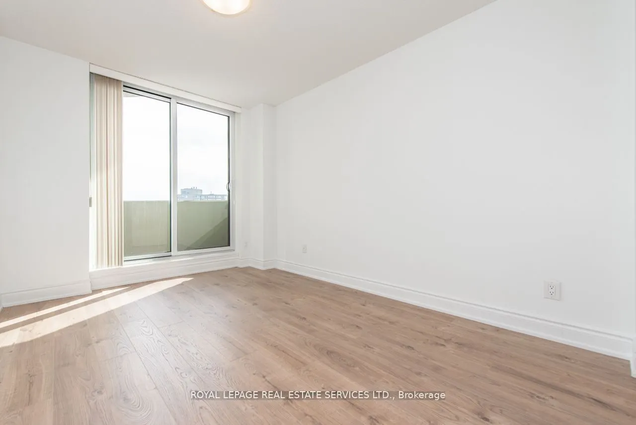 95 La Rose Avenue, #1404