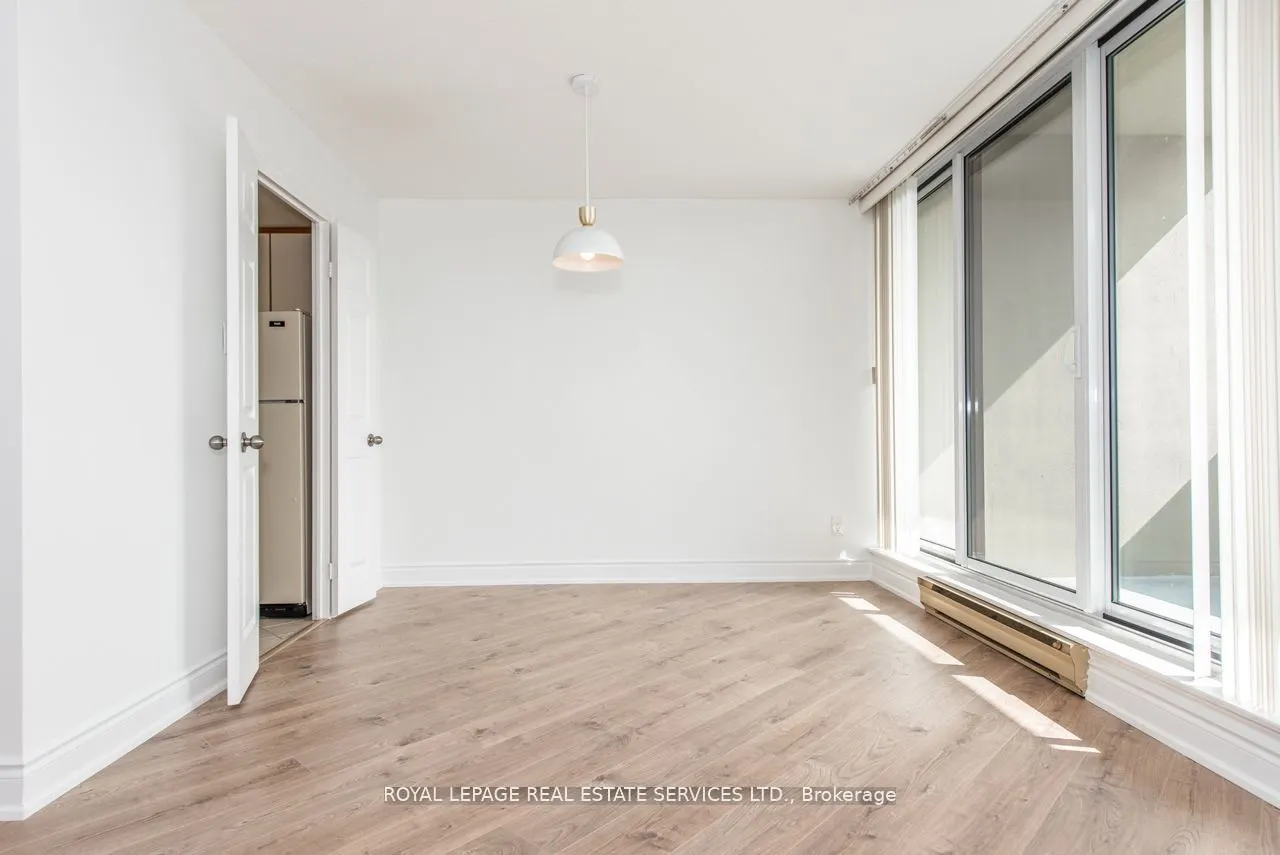 95 La Rose Avenue, #1404