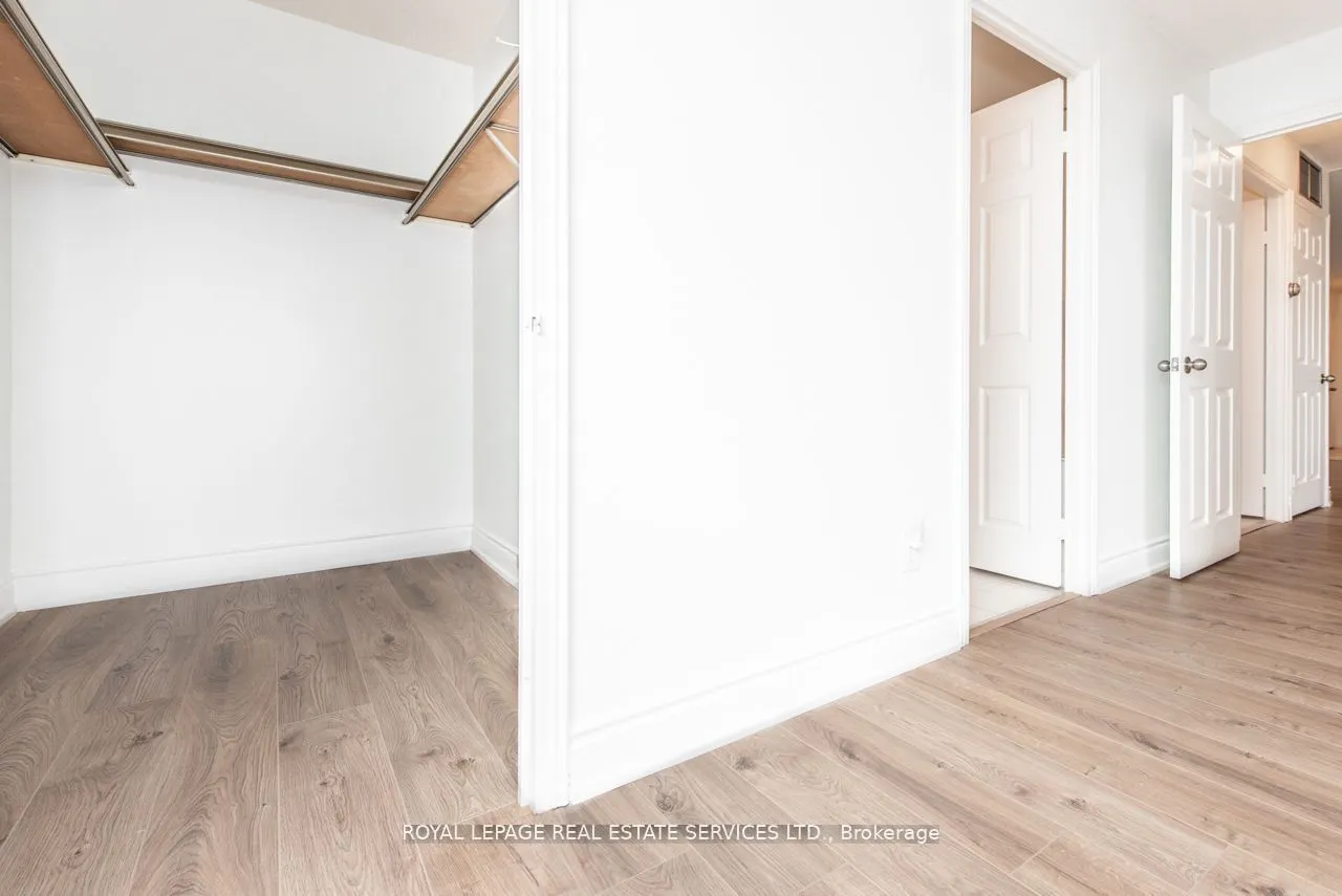 95 La Rose Avenue, #1404