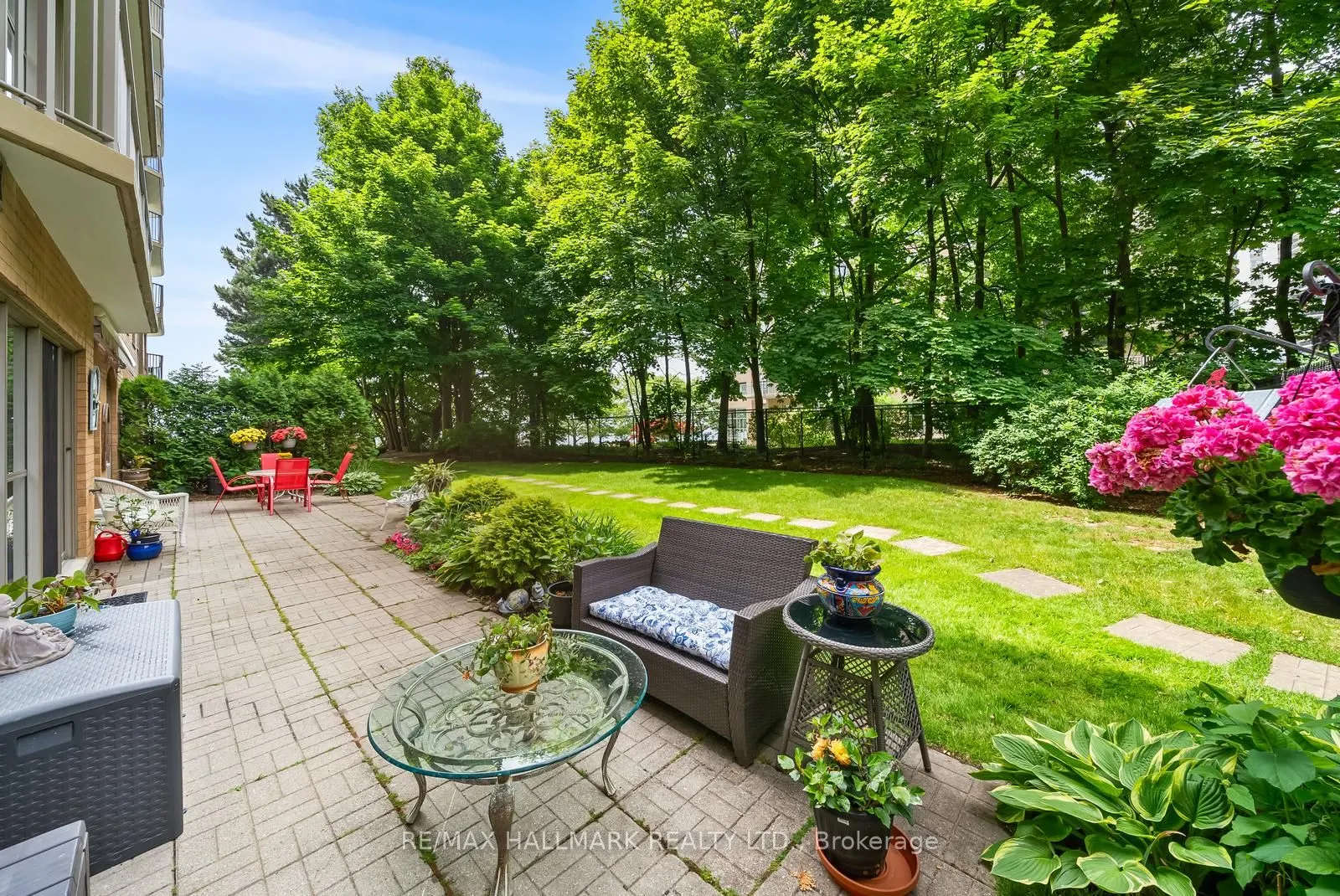 2210 Lakeshore Road, #104