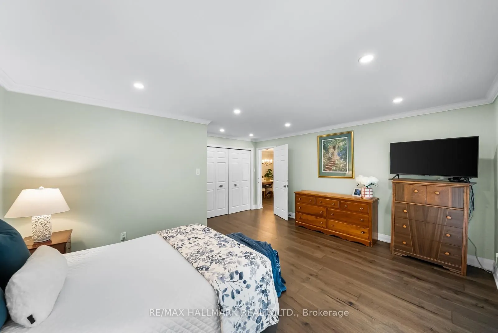 2210 Lakeshore Road, #104