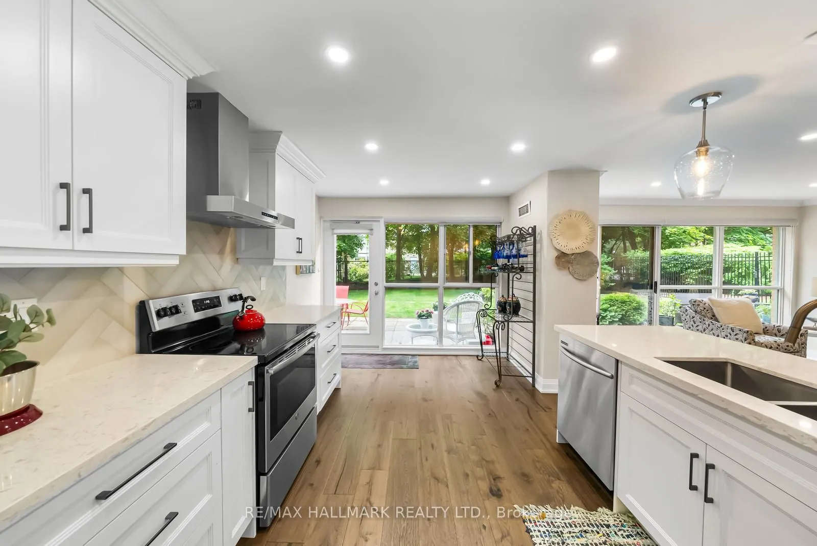 2210 Lakeshore Road, #104
