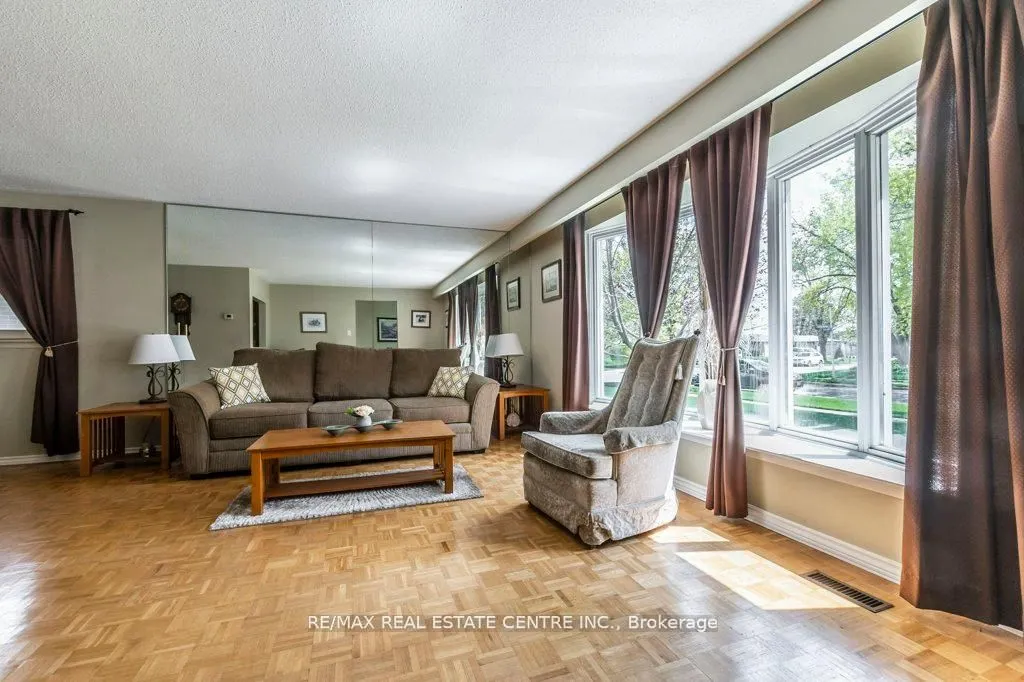65 Lorne Scots Drive