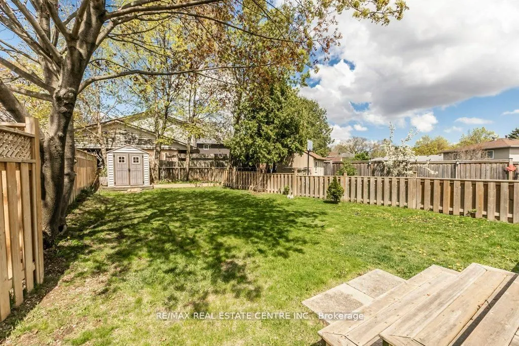 65 Lorne Scots Drive