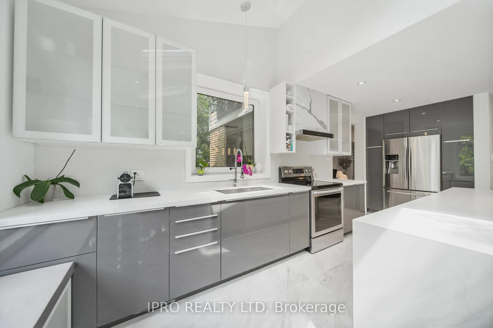 49 Westview Crescent