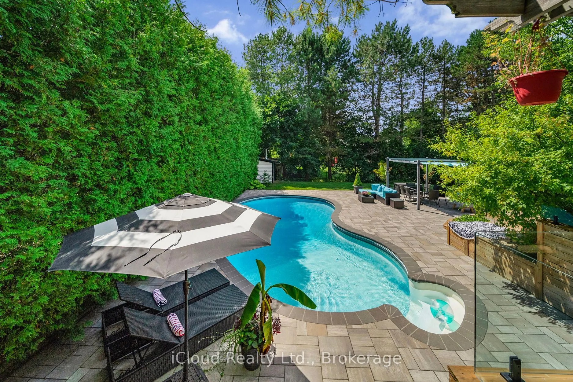 49 Westview Crescent