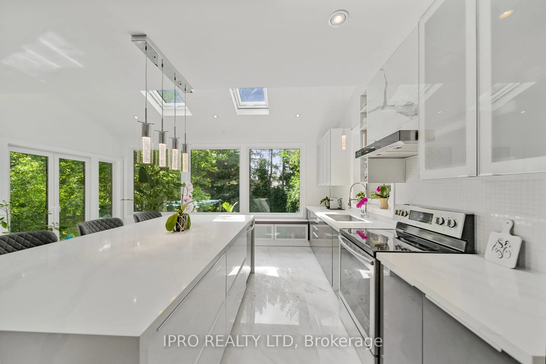 49 Westview Crescent