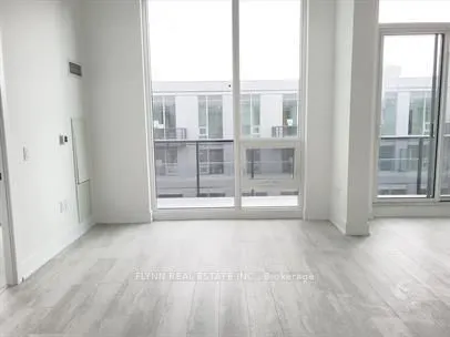 2450 Old Bronte Road, #815