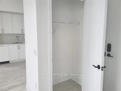 2450 Old Bronte Road, #815