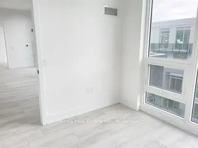 2450 Old Bronte Road, #815