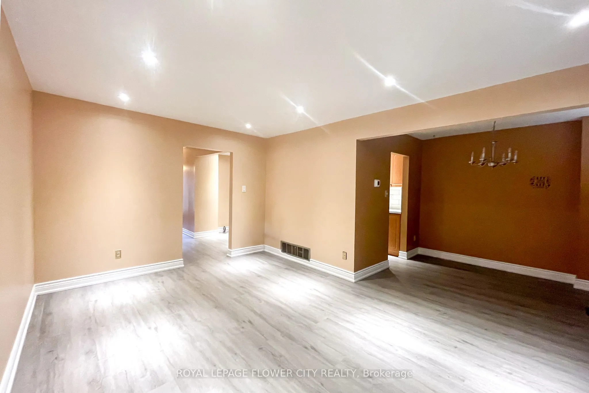 43 Greenwich Circle, #43