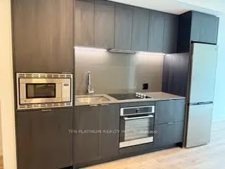 89 Dundas Street W, #222