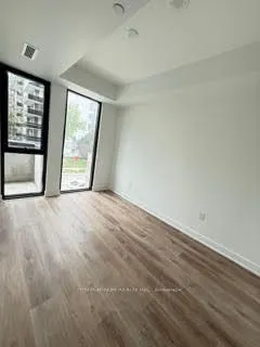 89 Dundas Street W, #222