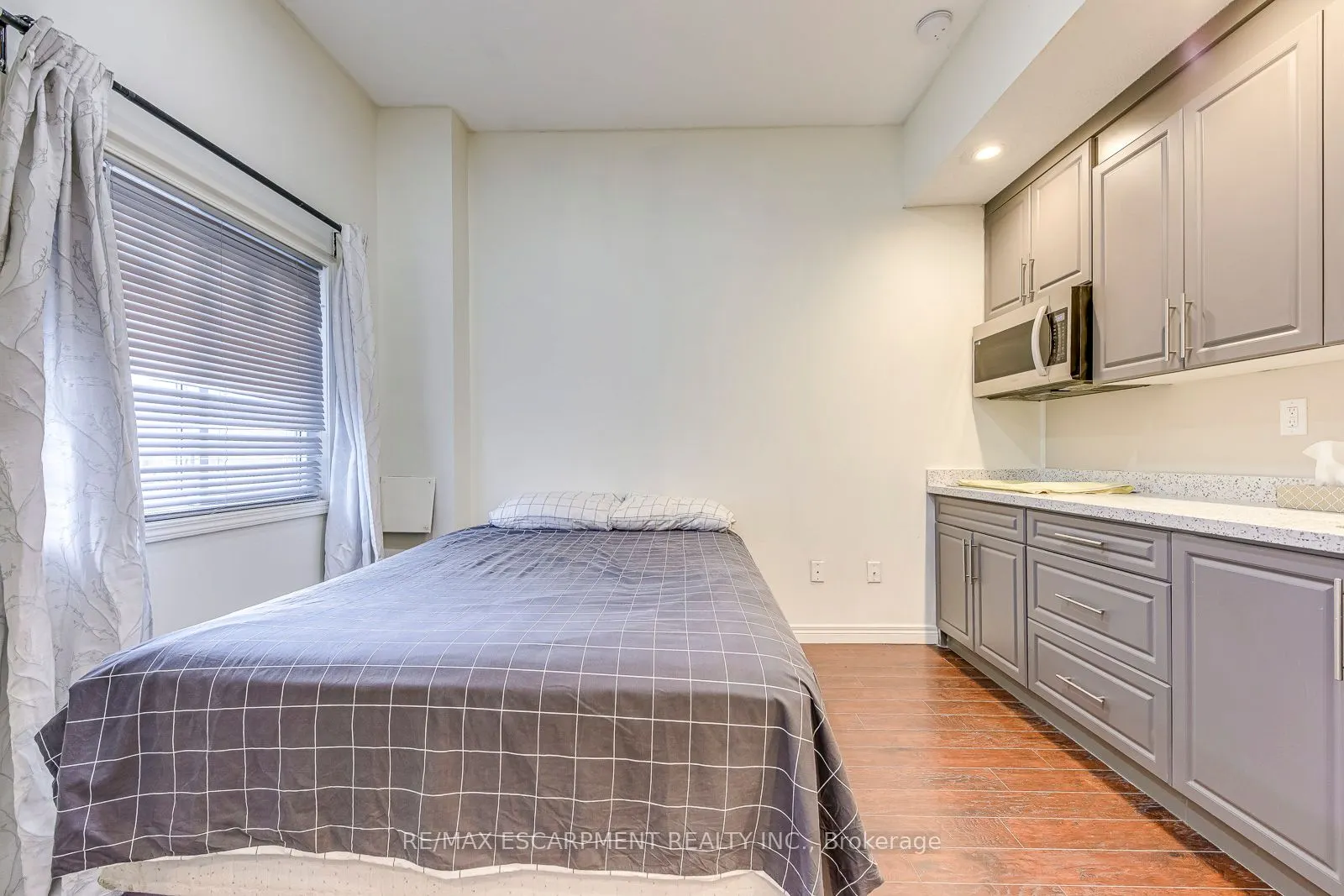 2237 Prescott Place
