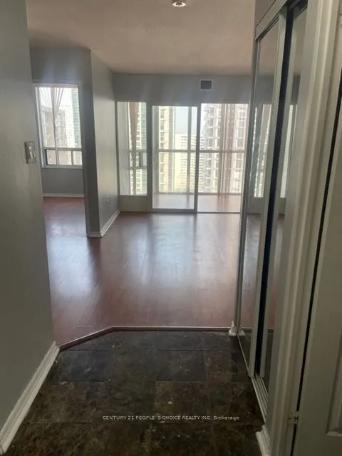 285 Enfield Place, #2112