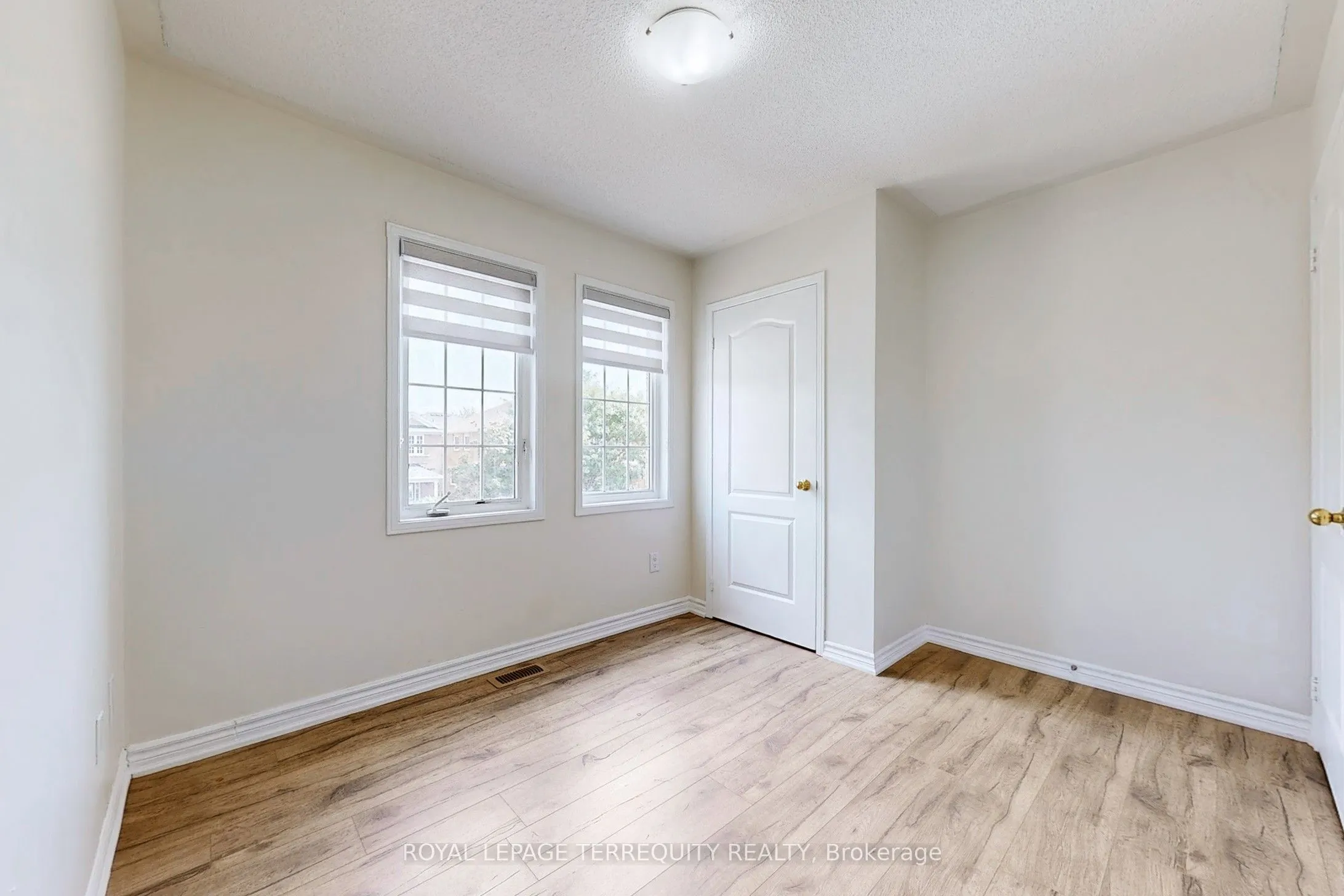 54 Mistdale Crescent